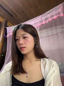 Snapshot of hhanni06 chatting on August 1, 2026, 12:37 pm hhanni06 online show from August 1, 2026, 12:37 pm
