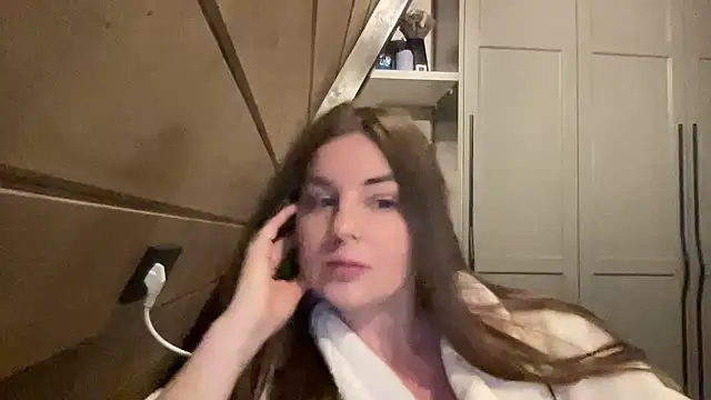 Velenne online show from July 17, 2026, 8:57 pm