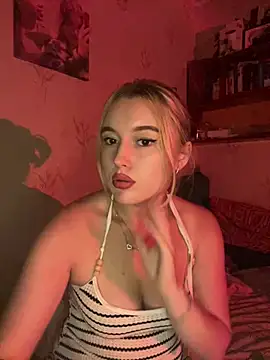 lyalyalii online show from July 15, 2026, 6:24 pm