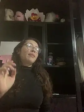 Snapshot of AniaBowie chatting on June 26, 2026, 3:44 am AniaBowie online show from June 26, 2026, 3:44 am