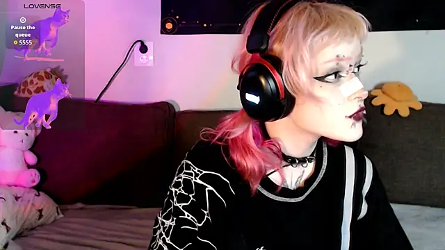 meow nicole online show from July 5, 2026, 6:59 pm
