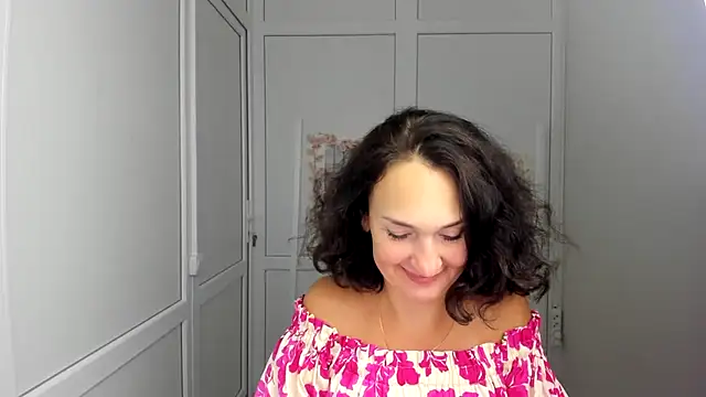 Snapshot of OliviaKateee chatting on July 8, 2026, 12:20 pm OliviaKateee online show from July 8, 2026, 12:20 pm