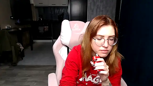 Reginasmilee online show from October 29, 2025, 1:30 am