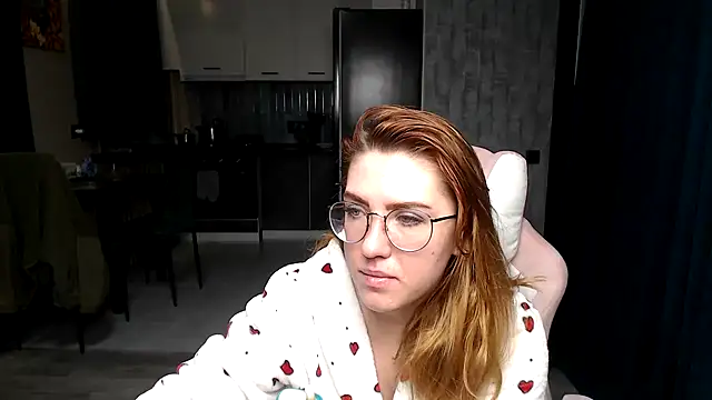 Reginasmilee online show from November 25, 2025, 12:21 am