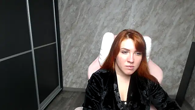 Reginasmilee online show from February 6, 2026, 8:51 am