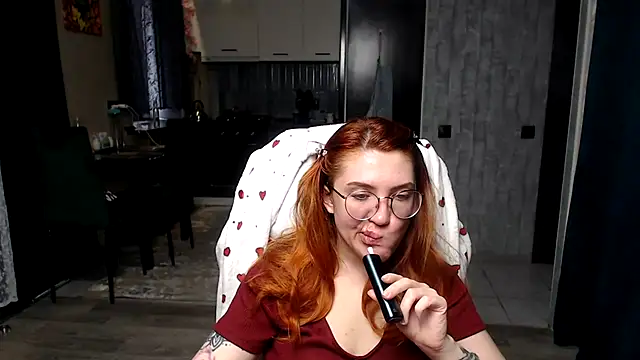 Reginasmilee online show from March 27, 2026, 9:53 am