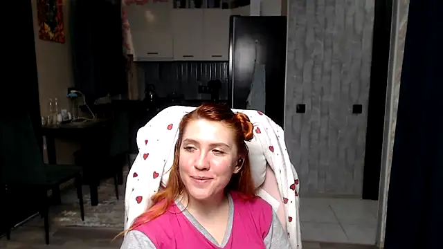 Reginasmilee online show from March 28, 2026, 1:54 pm