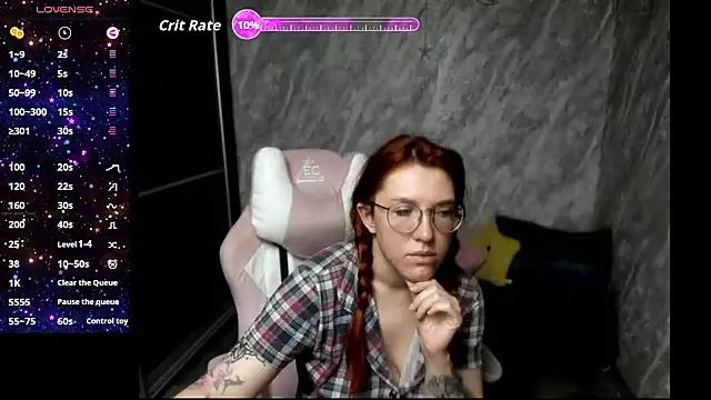 Reginasmilee online show from May 18, 2026, 11:43 pm