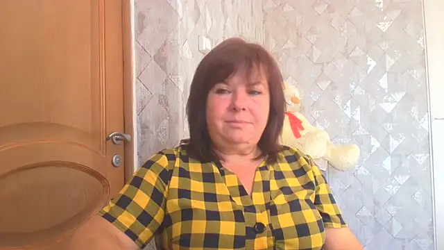 HannahAna39 online show from August 3, 2026, 4:22 am