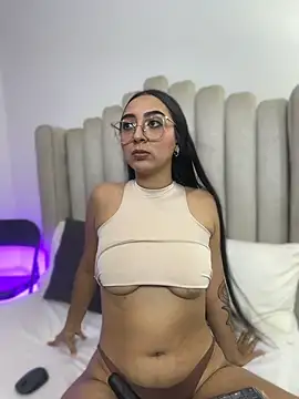 emmi miller online show from June 26, 2026, 3:44 am