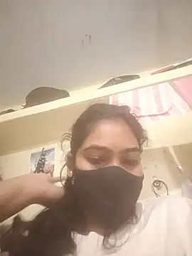 Cute-girlyy online show from July 11, 2026, 4:26 am