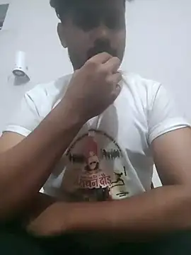 Snapshot of Yoursunnysuraj chatting on June 28, 2026, 3:51 pm Yoursunnysuraj online show from June 28, 2026, 3:51 pm