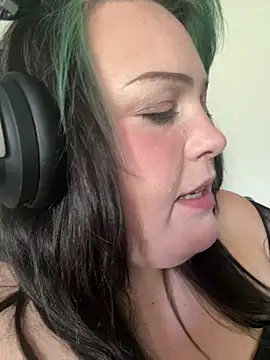 BbGurl18 online show from July 8, 2026, 8:24 pm