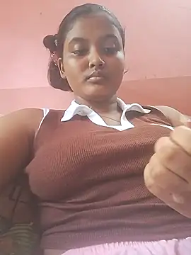 Snapshot of HOT__QUEEN001 chatting on July 21, 2026, 9:33 am HOT QUEEN001 online show from July 21, 2026, 9:33 am