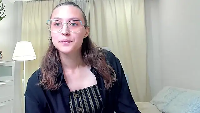 Snapshot of VivianCoskrey chatting on June 30, 2026, 3:57 pm VivianCoskrey online show from June 30, 2026, 3:57 pm
