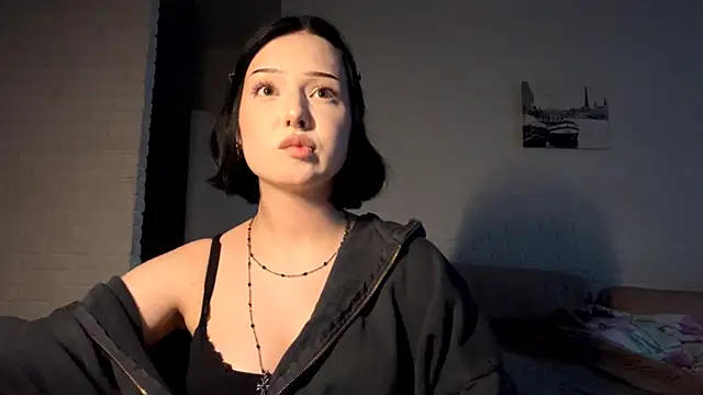 MiaLoon online show from July 4, 2026, 3:29 pm