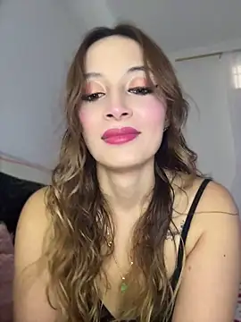 Snapshot of Evel_Rous chatting on July 9, 2026, 1:37 pm Evel Rous online show from July 9, 2026, 1:37 pm