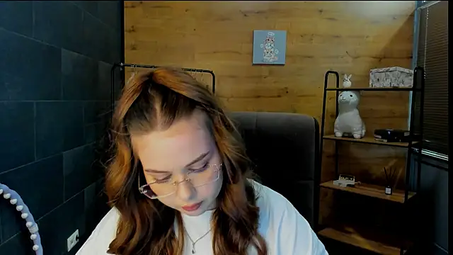 KellyyPalmer online show from July 15, 2026, 12:10 pm