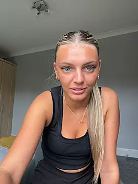 IndiaHughesUkx online show from July 22, 2026, 5:05 pm