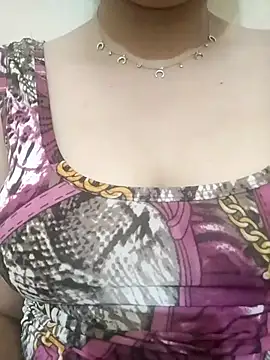 Snapshot of YourSchika chatting on July 6, 2026, 8:44 pm YourSchika online show from July 6, 2026, 8:44 pm