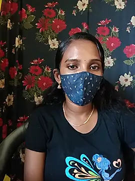 Snapshot of Tamil_Soloqueen_001 chatting on July 7, 2026, 8:40 am Tamil Soloqueen 001 online show from July 7, 2026, 8:40 am