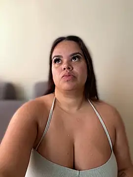 AliceStarshine online show from February 11, 2025, 5:18 pm