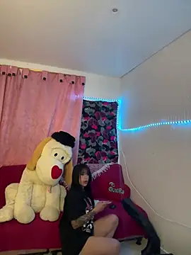 Snapshot of Scarlet-Luna chatting on July 12, 2026, 9:22 am Scarlet-Luna online show from July 12, 2026, 9:22 am