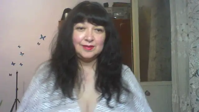 Snapshot of BeautyMilana13 chatting on July 14, 2026, 4:45 pm BeautyMilana13 online show from July 14, 2026, 4:45 pm