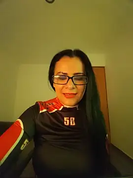 Snapshot of Laradelice chatting on July 5, 2026, 7:04 am Laradelice online show from July 5, 2026, 7:04 am