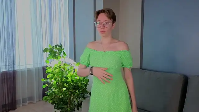 JulietaSthole online show from July 9, 2026, 1:31 am