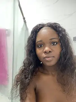 saraacollinsss online show from July 9, 2026, 3:05 pm