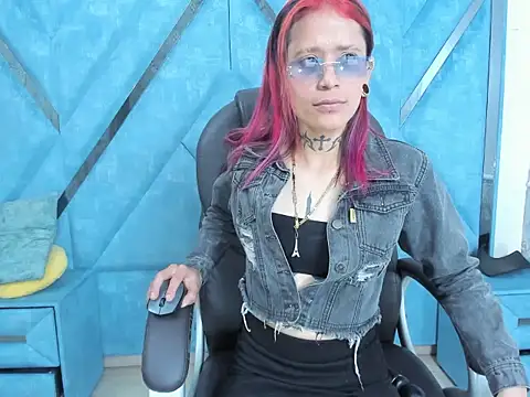Snapshot of Rousse_Sg chatting on July 7, 2026, 9:19 pm Rousse Sg online show from July 7, 2026, 9:19 pm