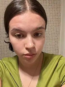 cristinaculona online show from July 10, 2026, 11:35 am
