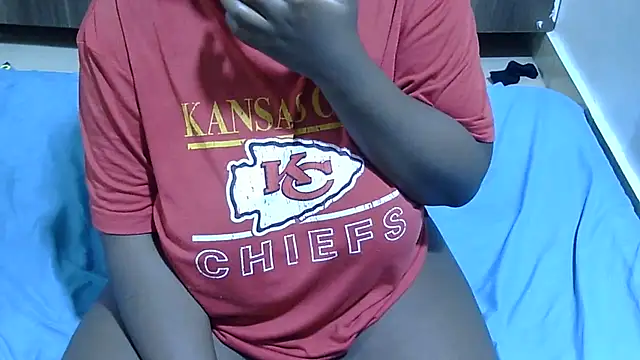 RawHoneyXO  online show from July 12, 2026, 1:13 pm