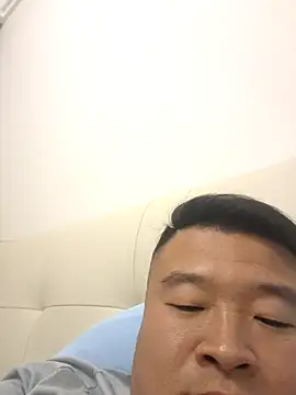 xiaowu2323 online show from July 13, 2026, 12:52 pm