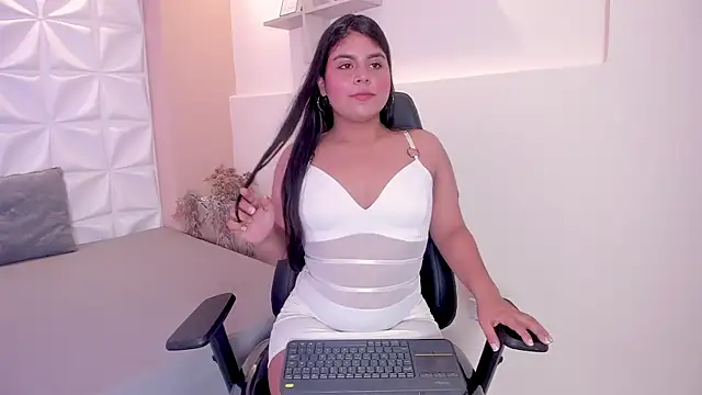 Snapshot of MadisonThompsons_ chatting on July 13, 2026, 12:41 pm MadisonThompsons online show from July 13, 2026, 12:41 pm