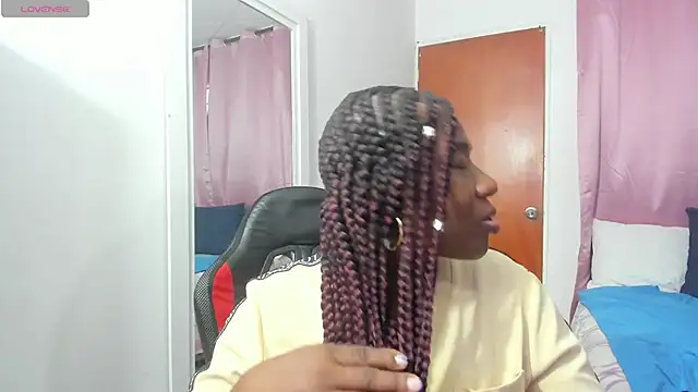 LupeAdams online show from April 7, 2026, 10:20 pm