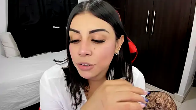 lucy007  online show from September 24, 2025, 11:19 pm