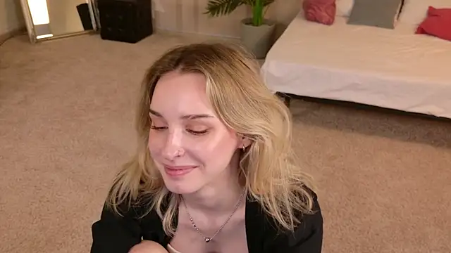 Eva Mitchell online show from July 17, 2026, 2:02 pm