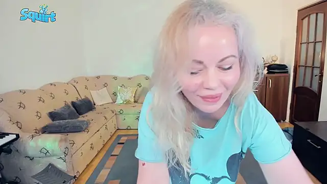 WhitneyLynn online show from March 15, 2025, 6:36 am