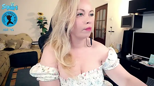 WhitneyLynn online show from May 7, 2026, 6:13 pm