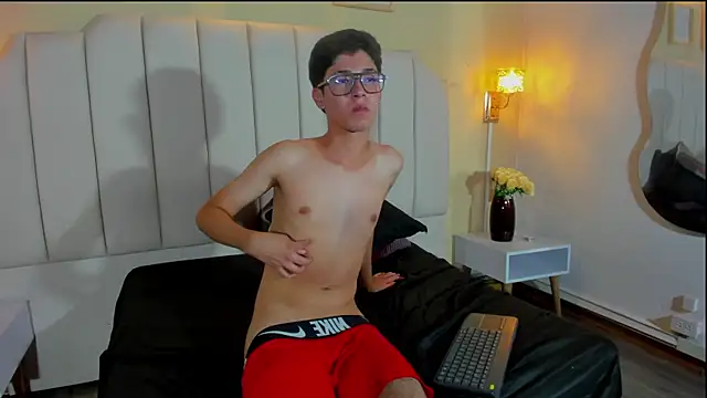 Phillip diaz online show from July 15, 2026, 11:32 pm