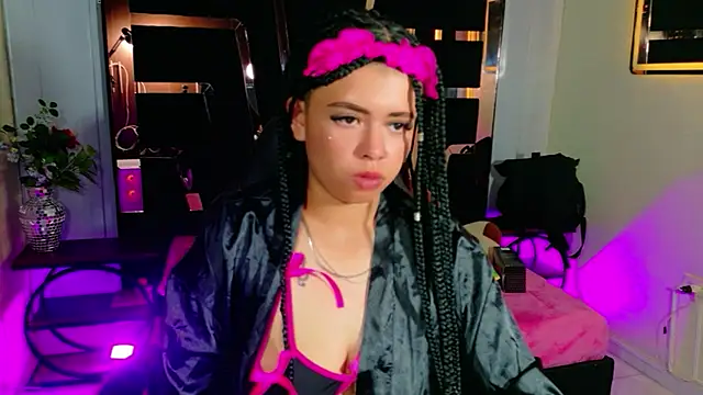 lunabustygirl2 online show from August 5, 2026, 4:59 am