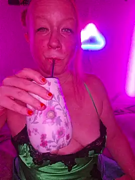 XxMs StarzxX online show from June 25, 2026, 1:16 am