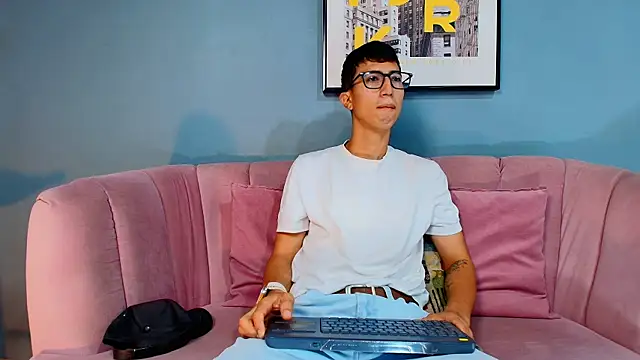 Keny Romero online show from July 22, 2026, 3:37 pm
