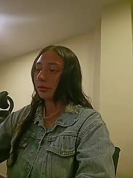 caroline bennett online show from July 24, 2026, 7:56 pm
