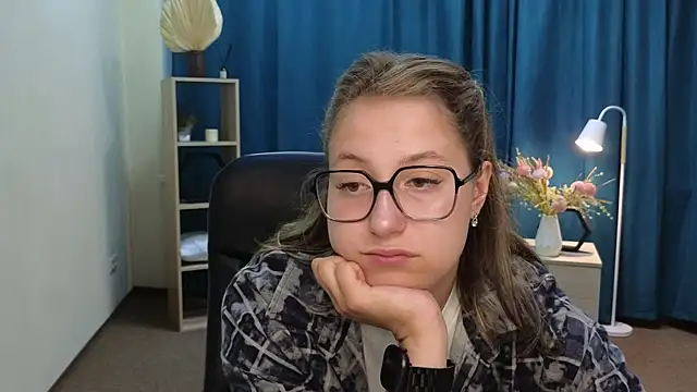 Snapshot of CiaraSiracuse chatting on July 23, 2026, 9:40 am CiaraSiracuse online show from July 23, 2026, 9:40 am