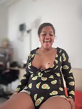 riri brunnete online show from December 25, 2024, 7:56 pm