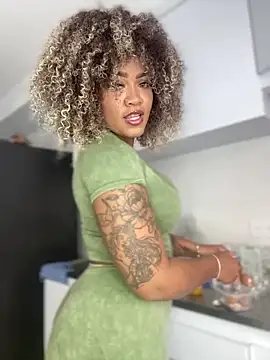 riri brunnete online show from March 5, 2025, 12:00 pm