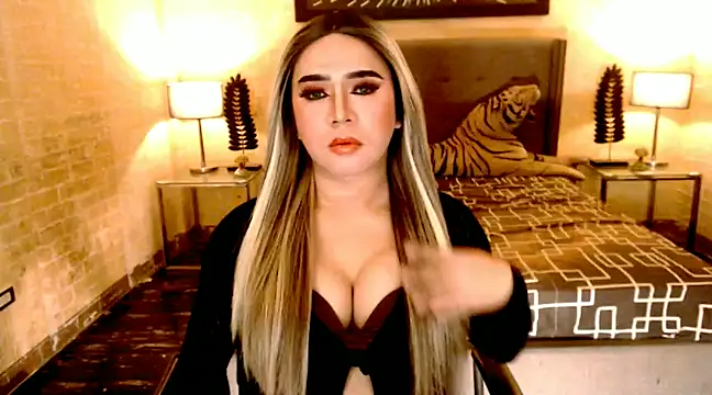 BigCumHuntersxx online show from January 20, 2025, 5:37 am